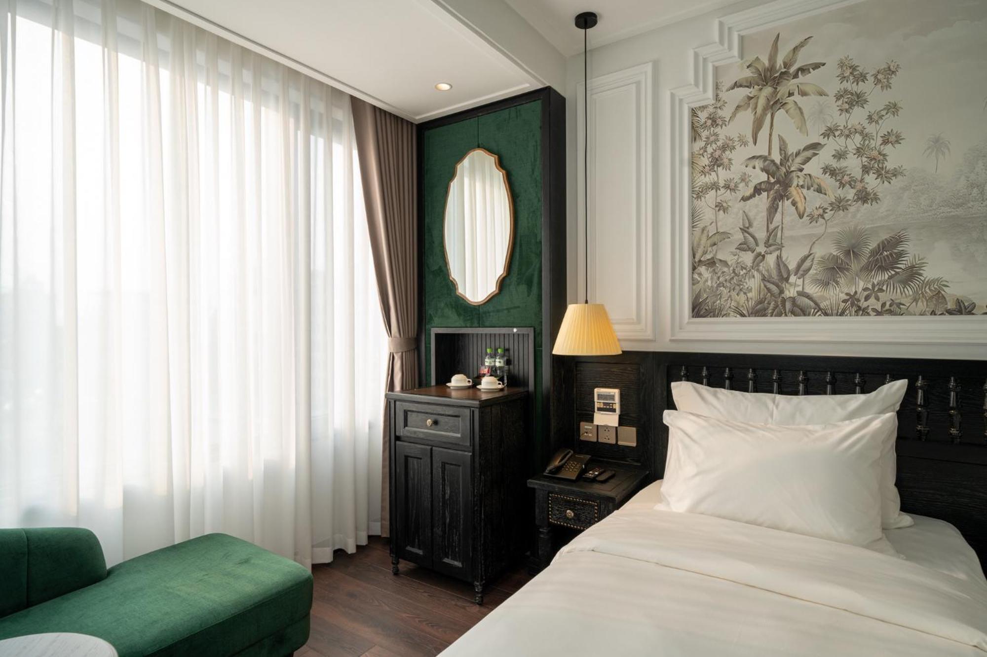 Paradise Suites Truc Bach Lake Hanoi Exterior photo